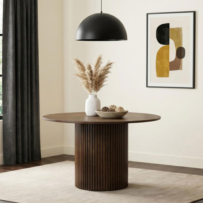 Oakmere Round Dining Table