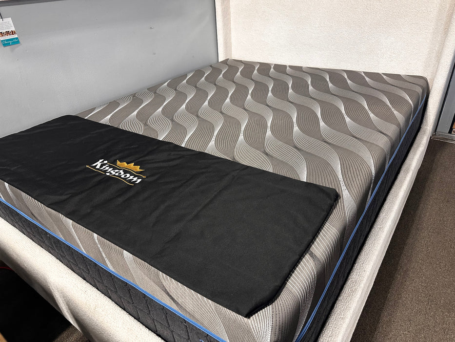 Icy Hybrid Firm Mattress