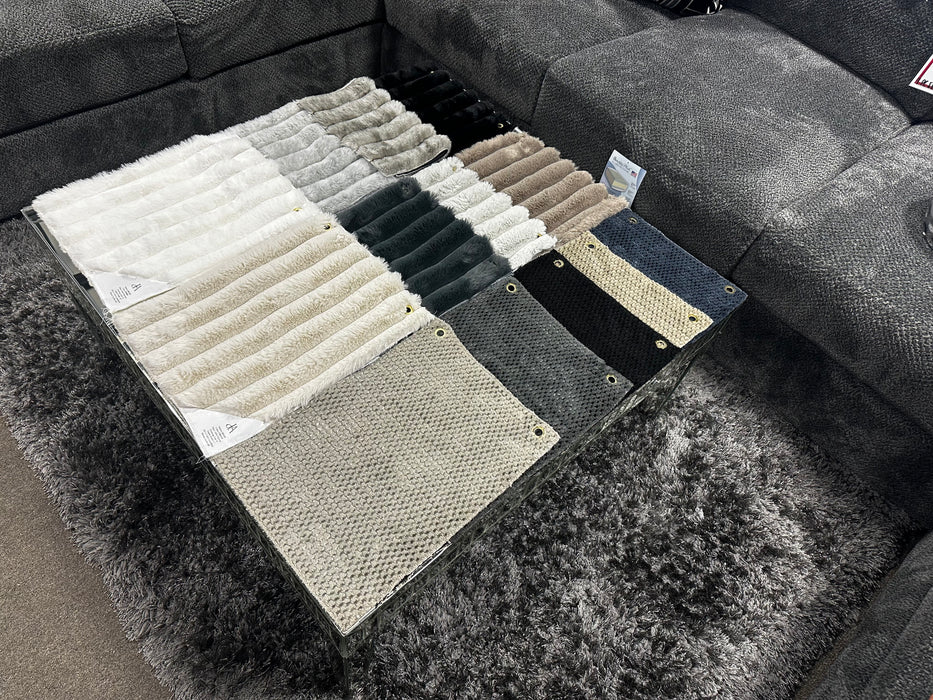 Sara Sofa Loveseat